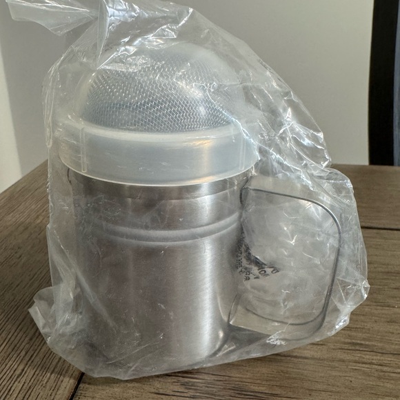 Pampered Chef Other - The Pampered Chef - Powdered Sugar Shaker - NEW